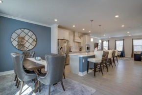 Townhome with 2 Decks 3 Mi to Ocean City Boardwalk